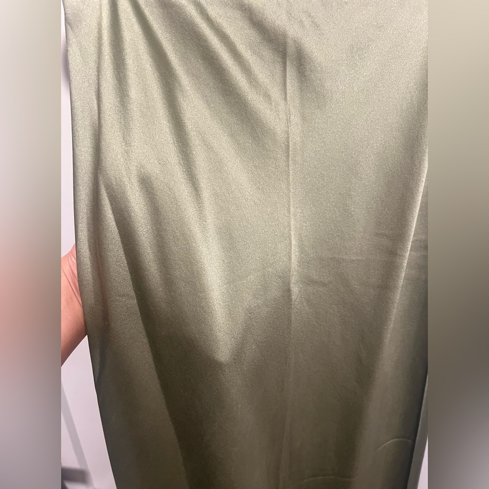 🛑SOLD🛑 NWOT Reformation Layla Silk Skirt in Artichoke - Picture 10 of 10